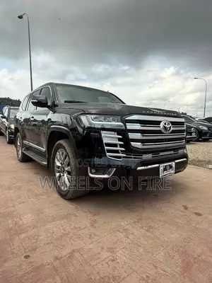 Toyota Land Cruiser Prado 2.4 Petrol 2024 Black