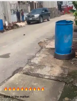 3bdrm Duplex in Illupeju Estate for sale