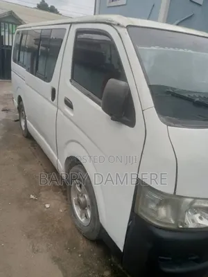 Toyota HiAce 2010 White