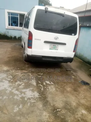 Toyota HiAce 2010 White