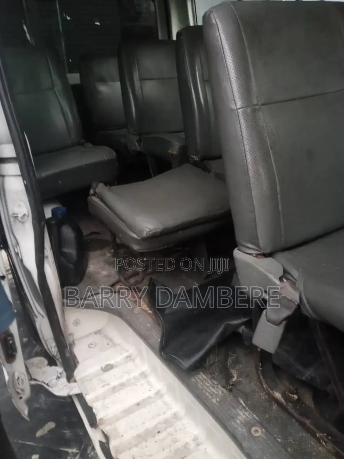 Toyota HiAce 2010 White