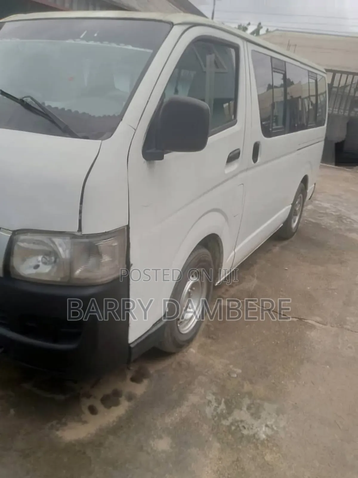 Toyota HiAce 2010 White