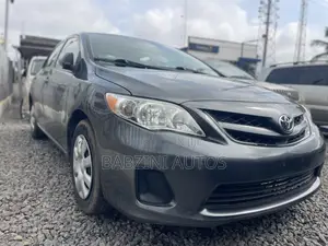 Toyota Corolla LE 4dr Sedan (1.8L 4cyl 4A) 2012 Gray