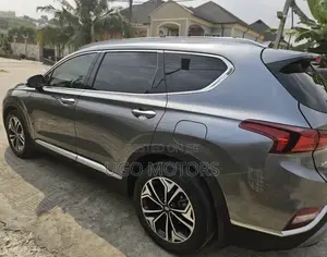 Hyundai Santa Fe 2019 Gray