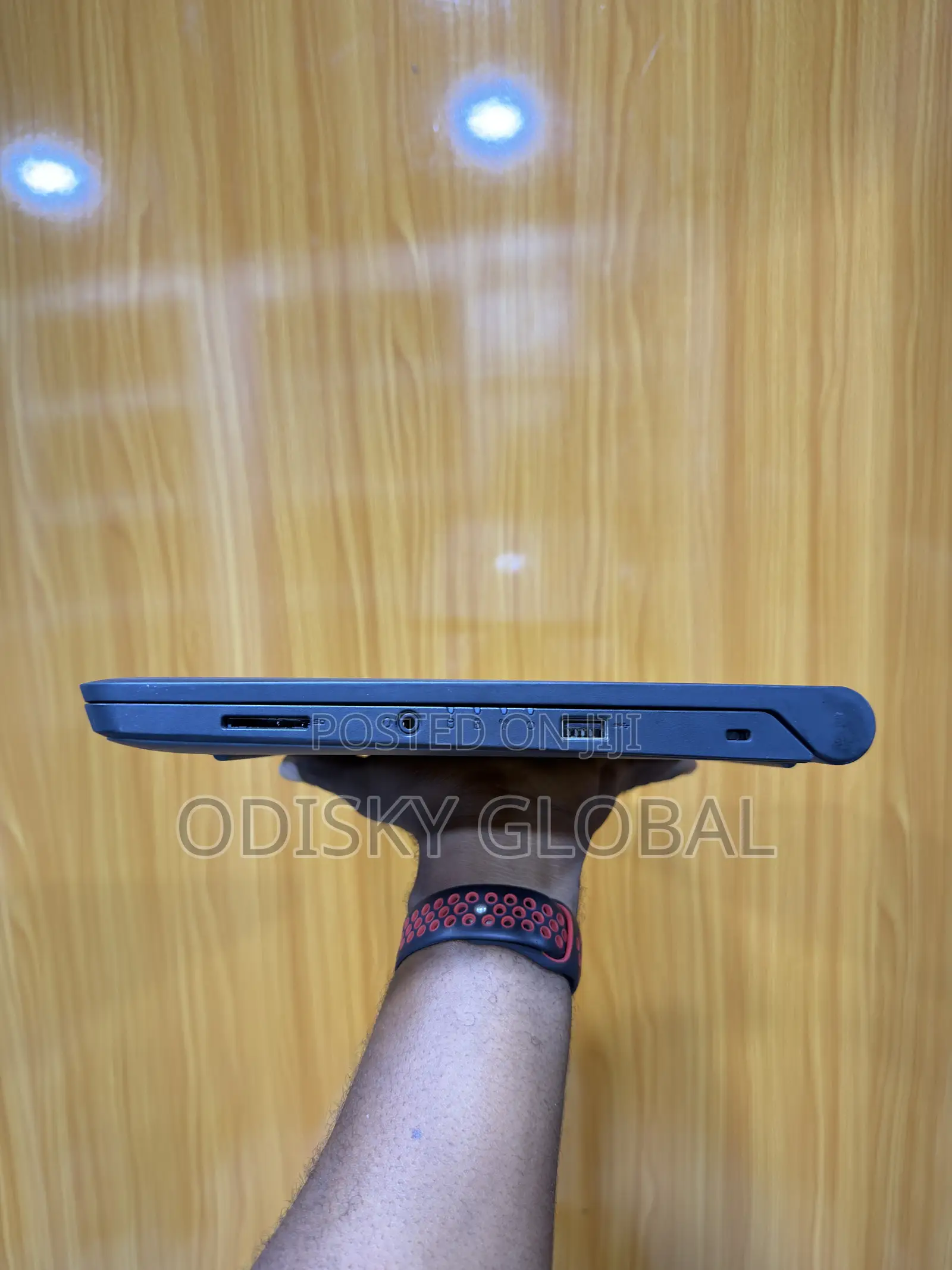 Laptop Dell Latitude 3350 8GB Intel Pentium SSD 128GB