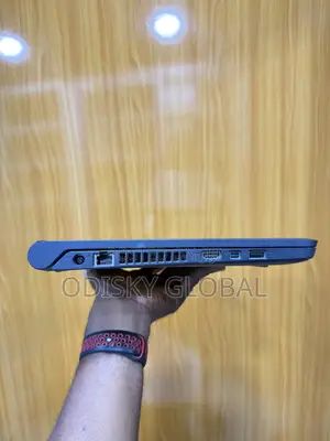 Laptop Dell Latitude 3350 8GB Intel Pentium SSD 128GB