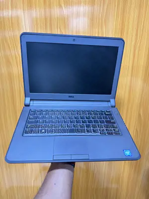 Laptop Dell Latitude 3350 8GB Intel Pentium SSD 128GB