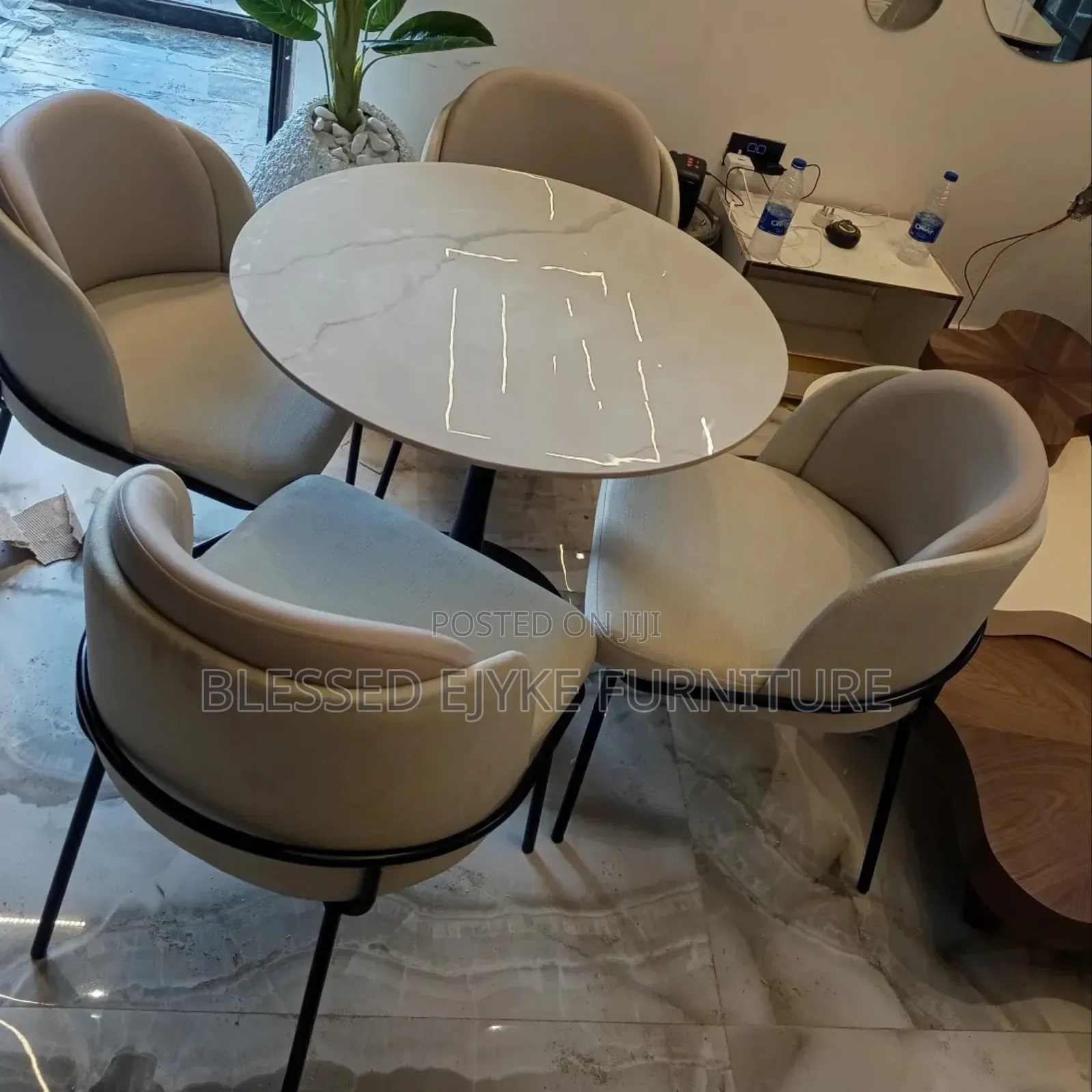 Luxury Dining Table With Chairs
