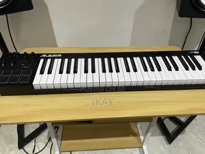 Alesis V49