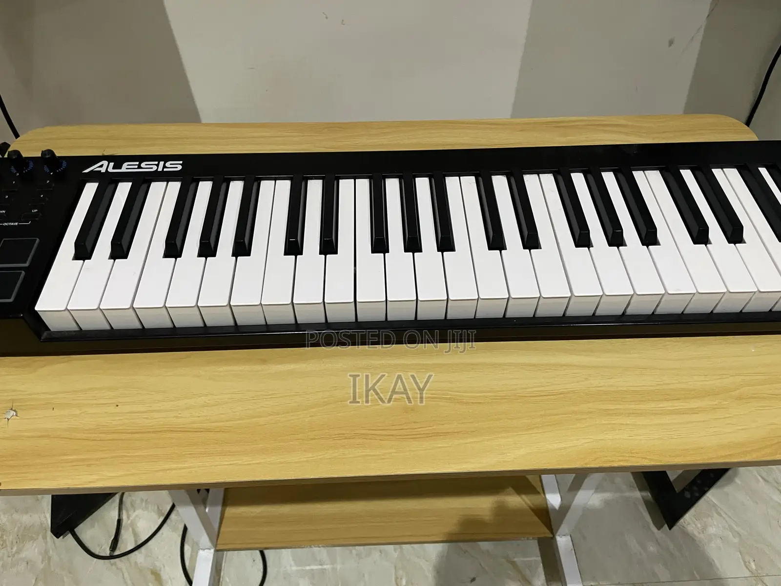 Alesis V49
