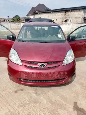 Toyota Sienna 2009 Red