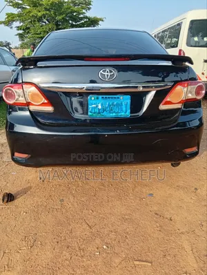 Toyota Corolla LE 4dr Sedan (1.8L 4cyl 4A) 2011 Black