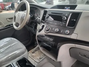 Toyota Sienna XLE 7 Passenger Mobility 2012 Red