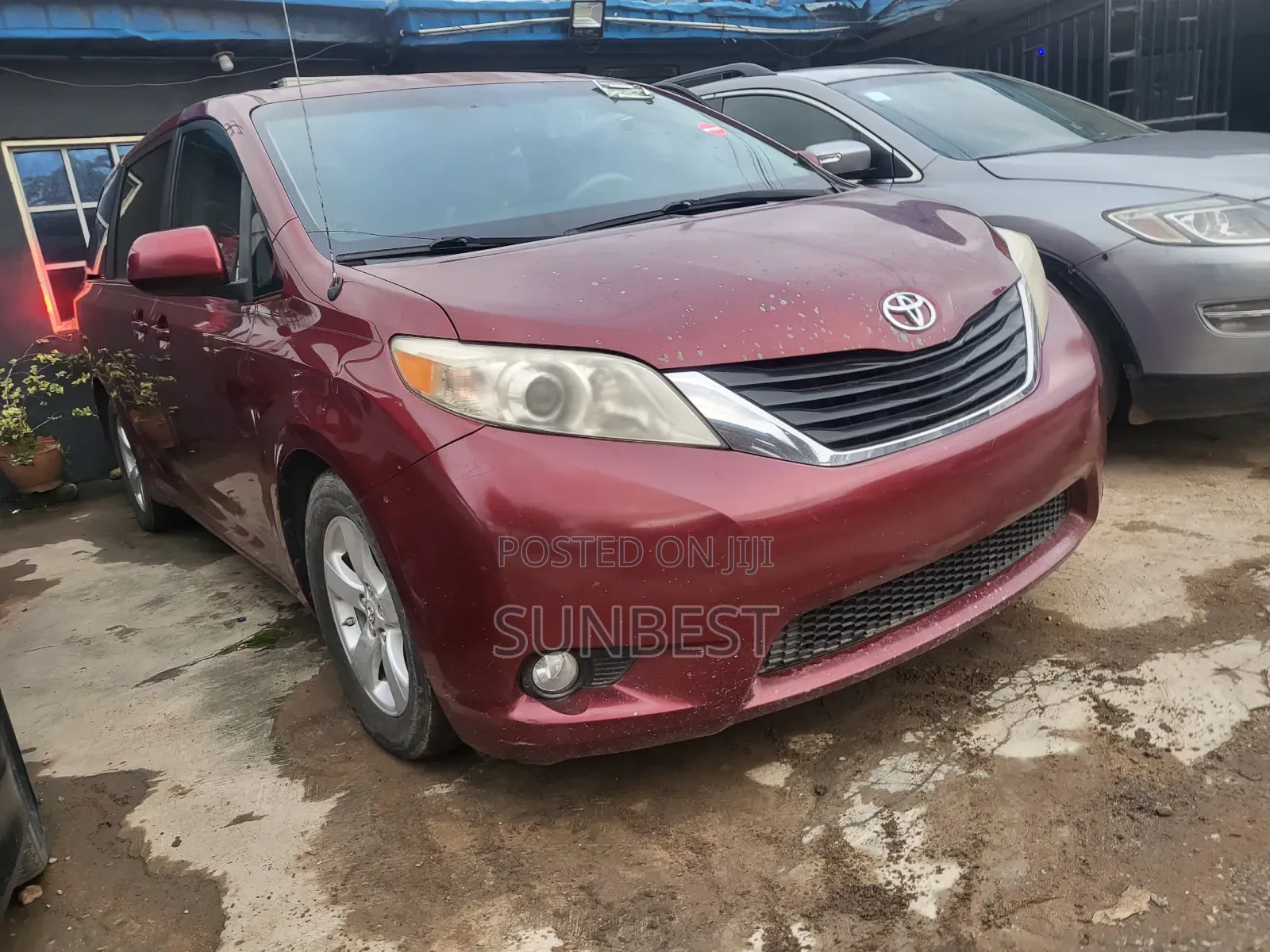 Toyota Sienna XLE 7 Passenger Mobility 2012 Red