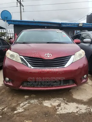 Toyota Sienna XLE 7 Passenger Mobility 2012 Red