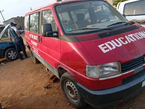 Volkswagen Transporter 2004 Red