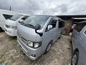 Toyota HiAce 2012 Silver