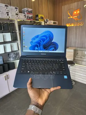 Laptop Samsung 4GB Intel Celeron SSD 128GB