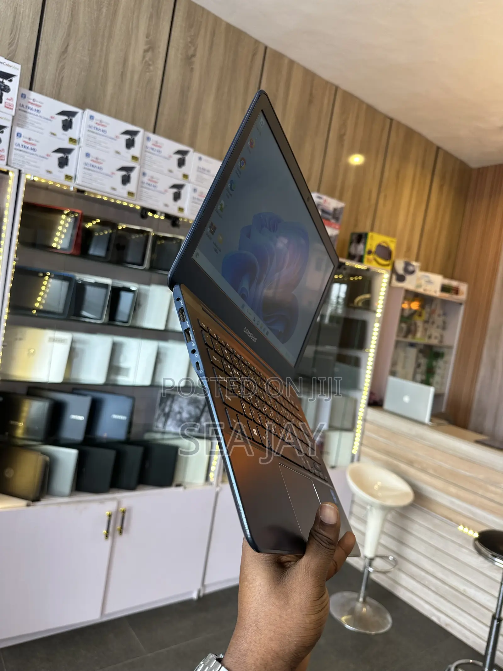 Laptop Samsung 4GB Intel Celeron SSD 128GB