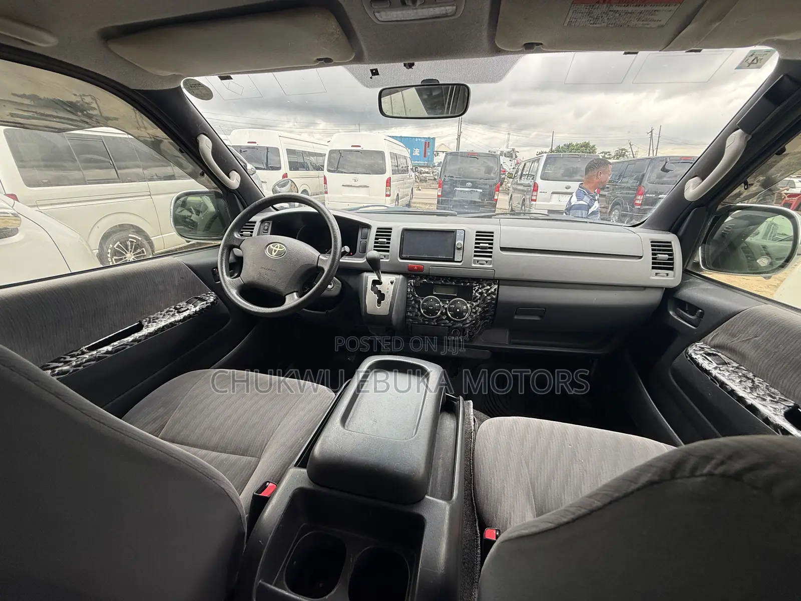 Toyota HiAce 2012 Silver
