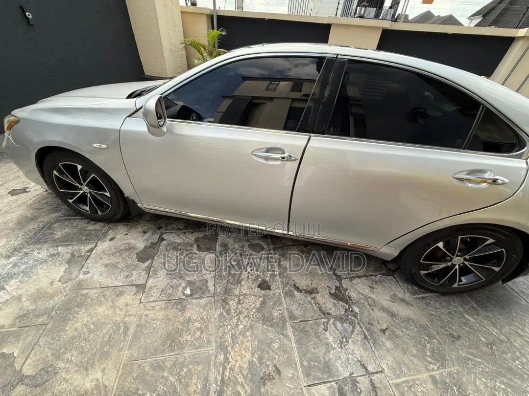 Lexus ES 2012 Silver