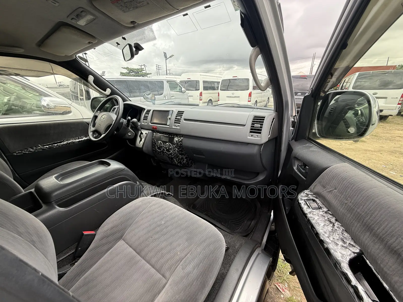 Toyota HiAce 2012 Silver