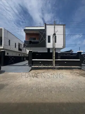 5bdrm Duplex in Lekki Phase 2 for sale