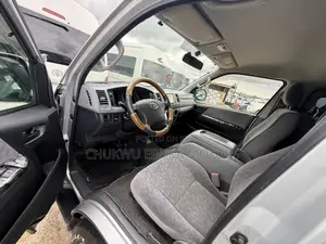 Toyota HiAce 2013 Silver