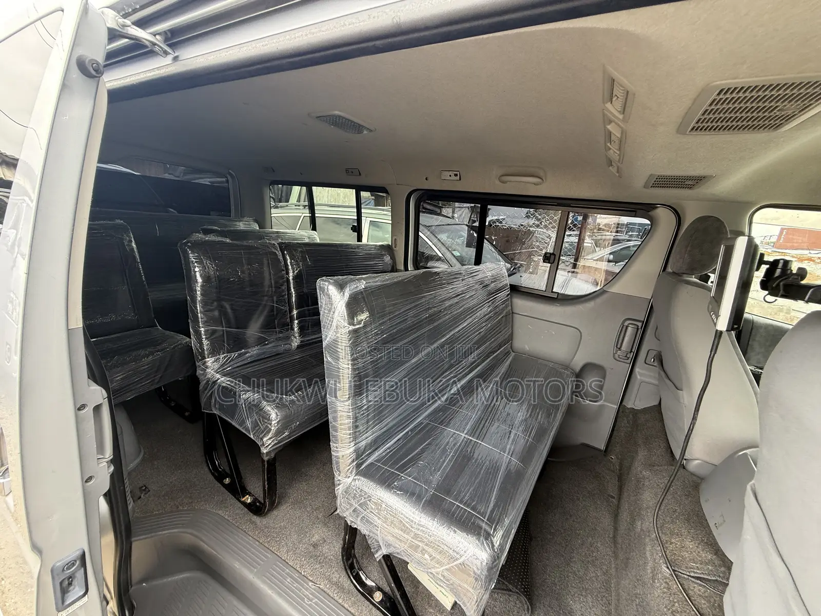 Toyota HiAce 2013 Silver