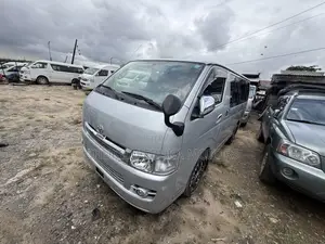 Toyota HiAce 2013 Silver