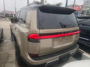 Lexus GX 550 Luxury 4WD 2025 Gold