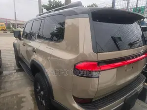Lexus GX 550 Luxury 4WD 2025 Gold