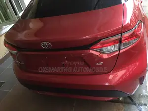 Toyota Corolla LE 2020 Red