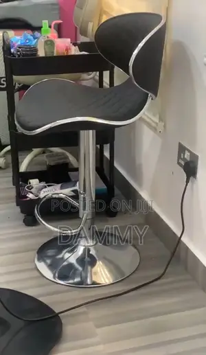 Everflourish Integrated Barbing Chair