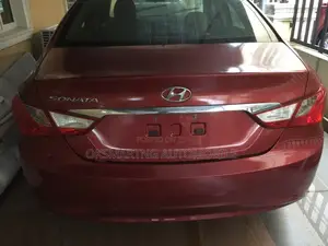 Hyundai Sonata SE 2.0T Sedan FWD (2.0L 4cyl 6A) 2013 Red