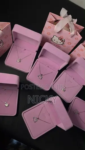 Jewelries and More