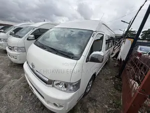 Toyota HiAce 2012 White