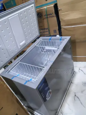 Midea 250l Chest Freezer Mdrc34sfzg43 – Compact Exterior