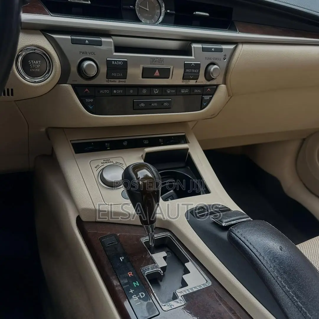 Lexus ES 2013 Black