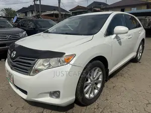 Toyota Venza LE 2011 White