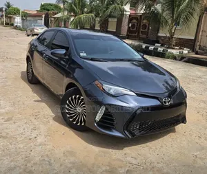 Toyota Corolla 2017 Gray