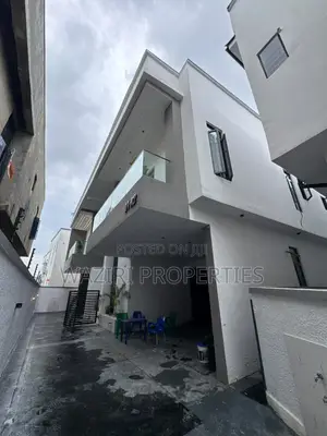 4bdrm Duplex in Ikota for sale