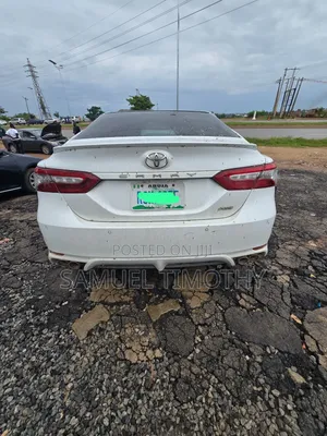 Toyota Camry 2018 White
