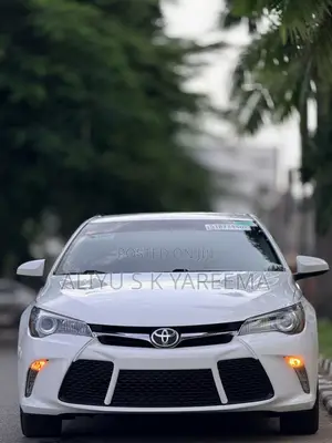 Toyota Camry XSE 4dr Sedan (2.5L 4cyl 6A) 2017 White