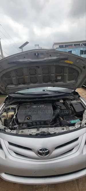 Toyota Corolla 2012 Silver