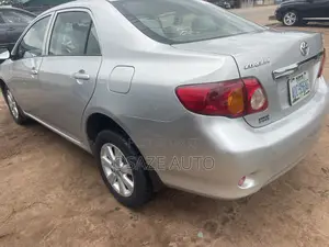 Toyota Corolla 2010 Silver