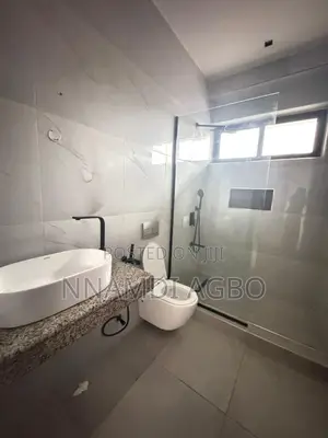 3bdrm Apartment in Lekki Phase 1 for rent