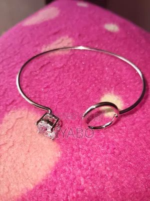 Silver Toned Opened Bangle