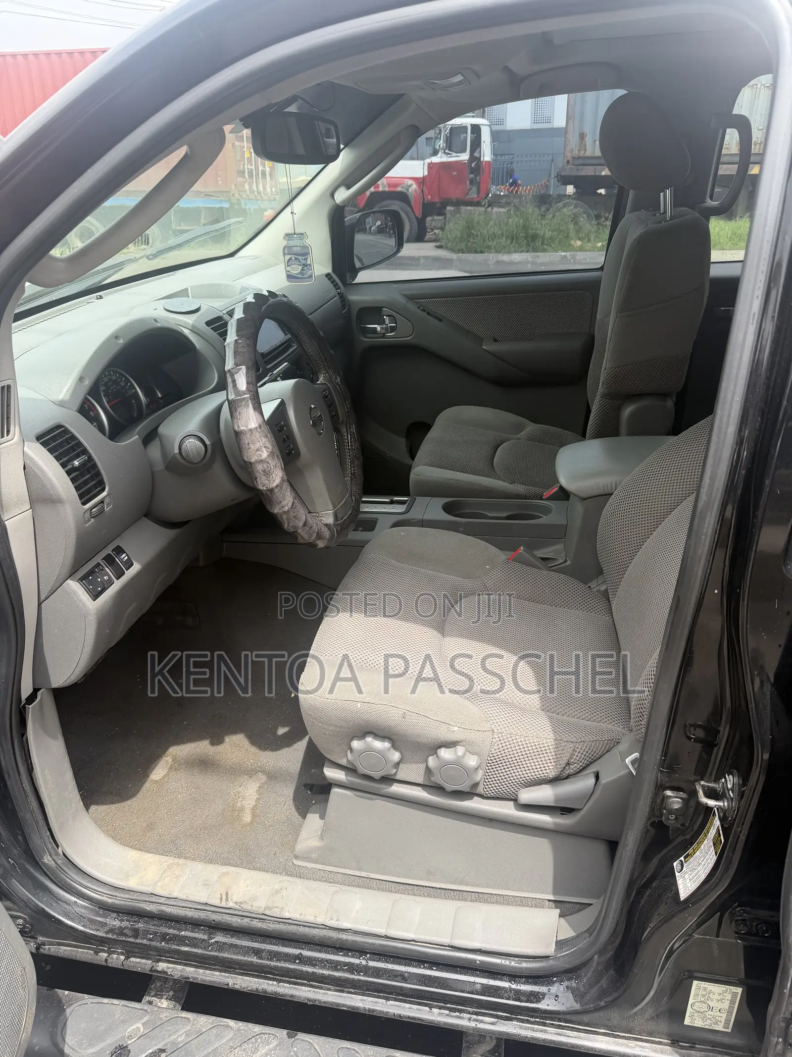 Nissan Frontier 2006 Black