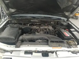 Mitsubishi Pajero 2005 Silver